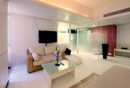 Hotel Peninsula Grand