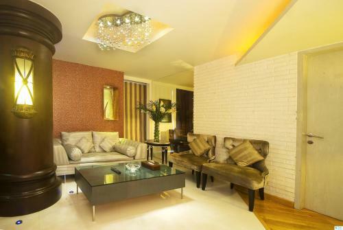 Hotel Peninsula Grand