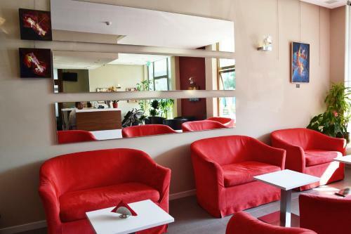 Hotel Midi