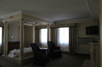 Hotel Monte Carlo Inns Barrie Suites