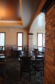 Hotel Monte Carlo Inns Barrie Suites