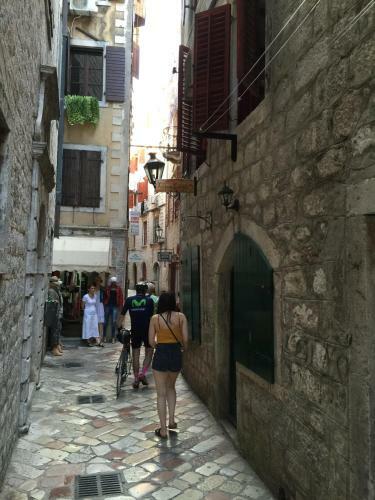 Albergue Kotor Korea Guest House