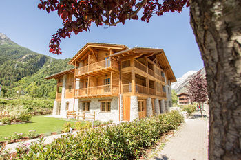 Hotel Les Montagnards
