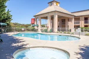 Hotel Econo Lodge Inn  And  Suites East