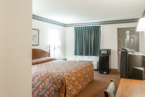 Hotel Econo Lodge Inn  And  Suites East