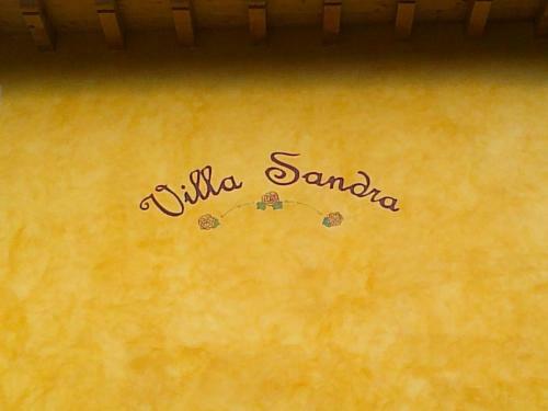 B&B Sandra