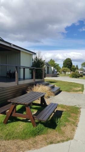 High Country Lodge, Motels & Backpackers