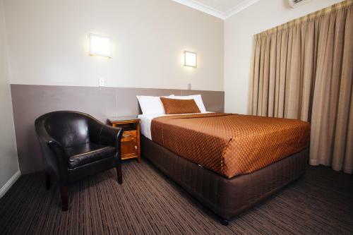 Hotel City Oasis Inn
