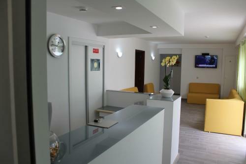 Hostal Residencial Tropic�lia Al