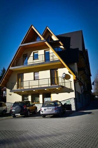Mountain View Apartment By Tyzenhauz