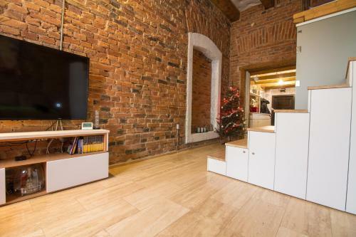 Michael Weiss Apartment