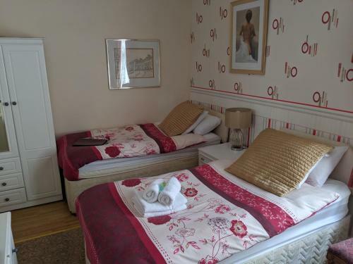 The New Guilderoy Hotel
