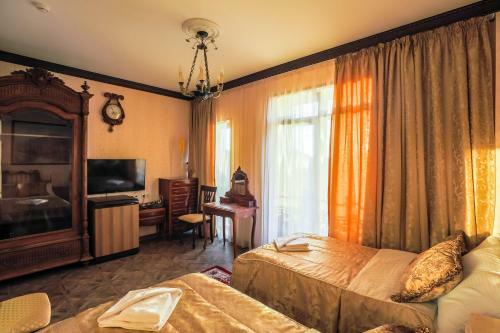 Poruchik Rzhevsky Art Hotel