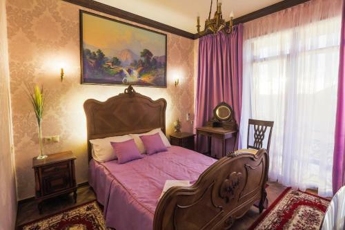 Poruchik Rzhevsky Art Hotel