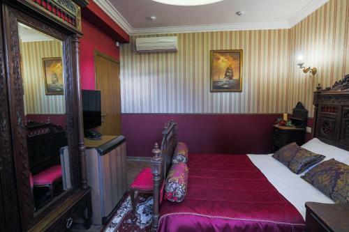 Poruchik Rzhevsky Art Hotel