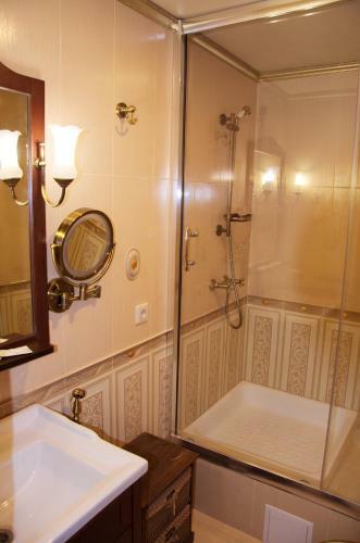 Poruchik Rzhevsky Art Hotel