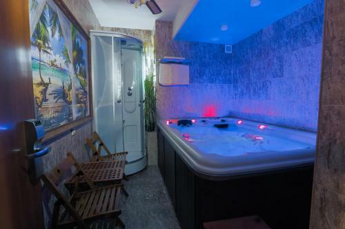 Poruchik Rzhevsky Art Hotel