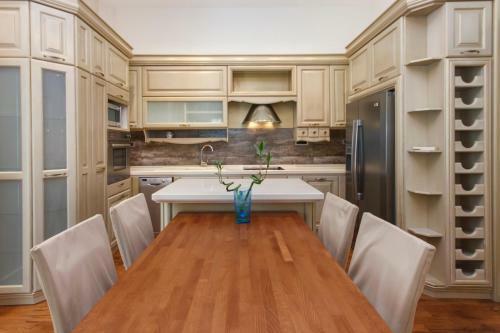 Hostal Central Park Residence