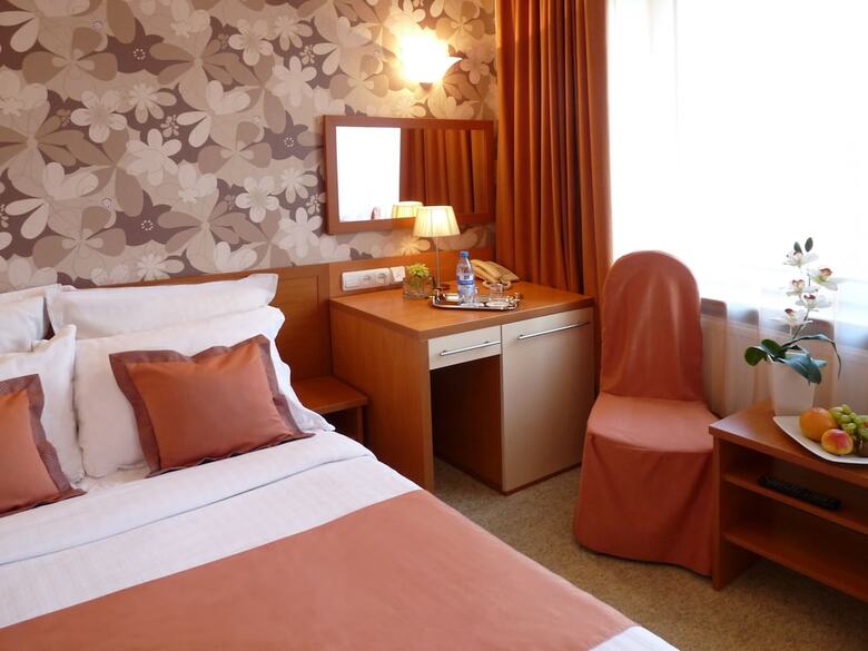 Eney Hotel