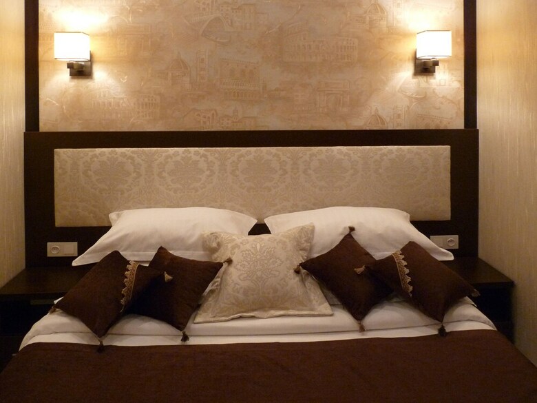 Eney Hotel