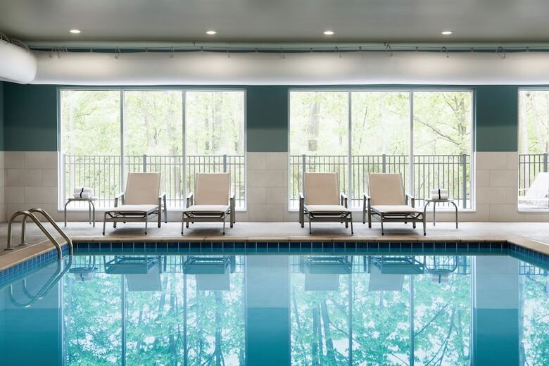 Hotel Holiday Inn Express & Suites Grand Rapids Airport North By Ihg