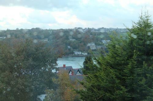 Bed & Breakfast The Menai Hotel And Bar