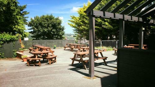 Bed & Breakfast The Menai Hotel And Bar