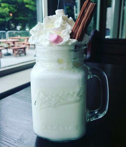 Bed & Breakfast The Menai Hotel And Bar
