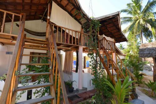 Hostal Chillout Beach Hotel