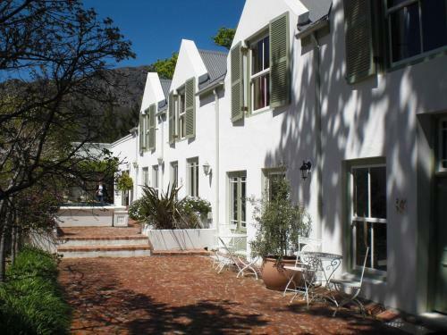 Hostal Auberge La Dauphine Guest House
