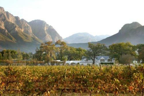 Hostal Auberge La Dauphine Guest House