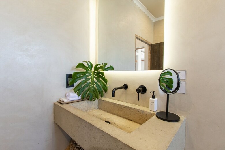 Hostal Auberge Burgundy Guesthouse