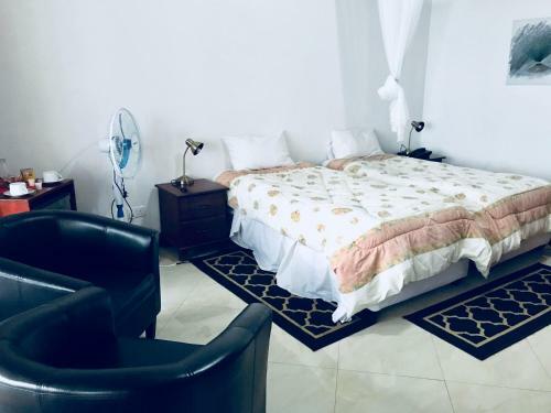 Le Dolphin's Grand Paradiso Hotel