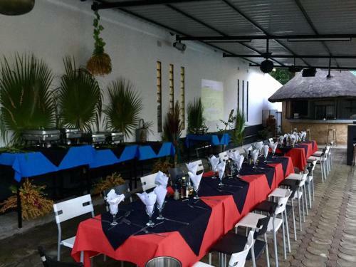 Le Dolphin's Grand Paradiso Hotel