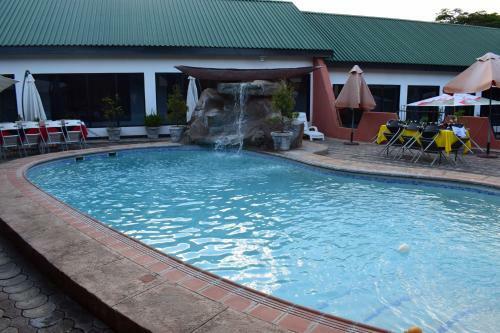 Le Dolphin's Grand Paradiso Hotel
