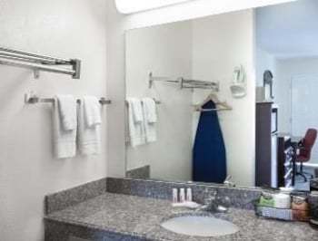 Hotel Ramada Pelham