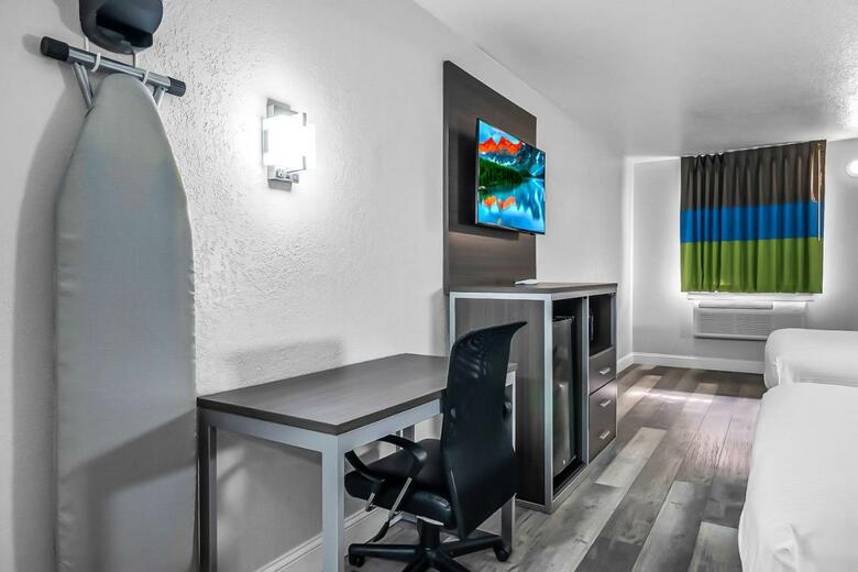 Motel Rodeway Inn & Suites