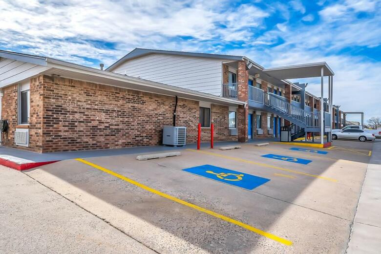 Motel Rodeway Inn & Suites