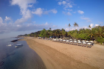 Hotel Segara Village