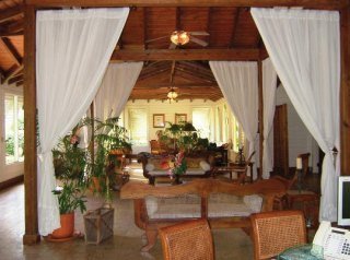 Hotel Pineapple Beach Club