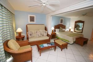 Hotel Sapphire Beach Club Resort