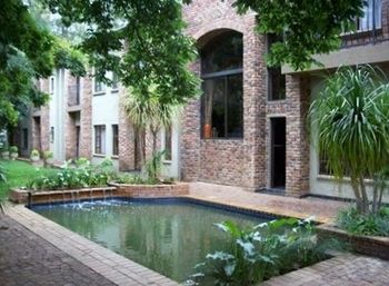 24 Onvrey Boutique Hotel