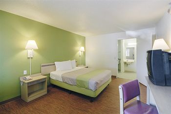 Motel 6 Houston - Baytown East