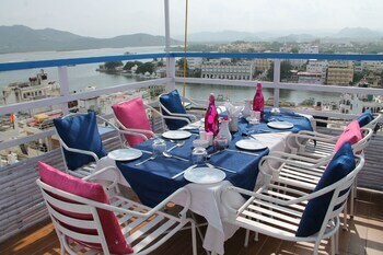 Hotel Udai Niwas On Lake Pichola