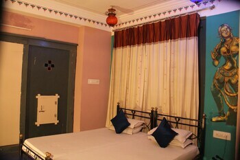 Hotel Udai Niwas On Lake Pichola