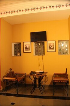 Hotel Udai Niwas On Lake Pichola
