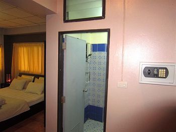 Hostal Drunken Duck Guesthouse