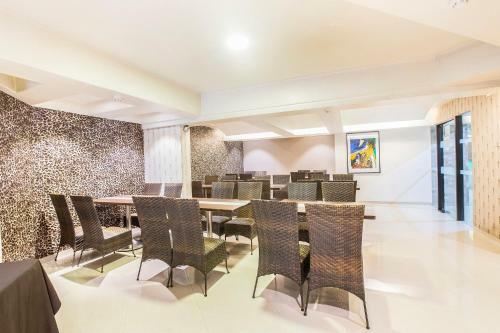 Fabhotel Savoy Suites Mumbai Airport