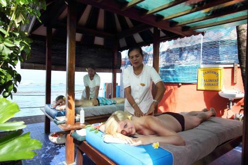 Hotel The Bali Shangrila Beach Club