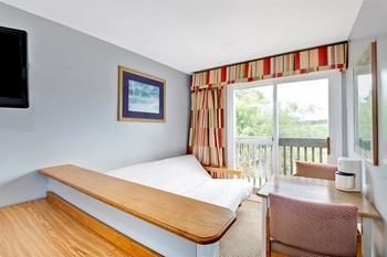 Hotel Howard Johnson Inn Cape Cod Area
